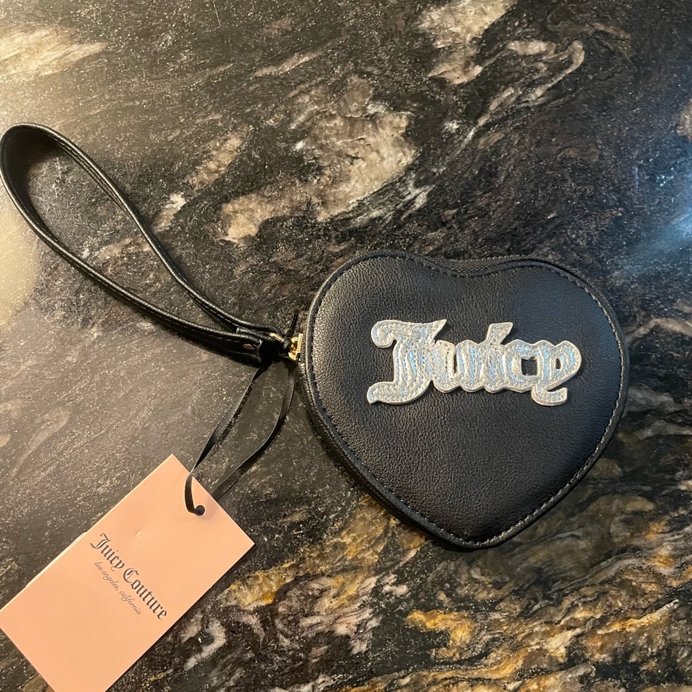 💖Juicy Couture Black Heart Wristlet